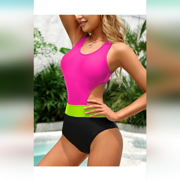 Molybell Keyhole swimsuit With Open Back - Multicolor- New - Picture 2 of 3